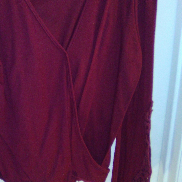 Orange Creek pullover lightweight sweater with dec - Picture 2 of 3